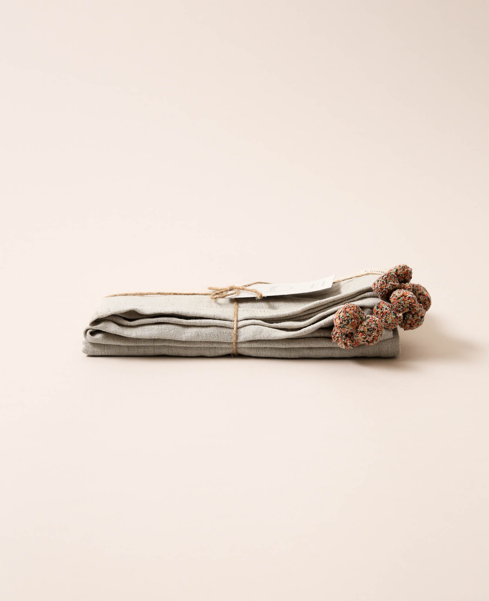 Cleo Chemin de table, pompons, 45x185
