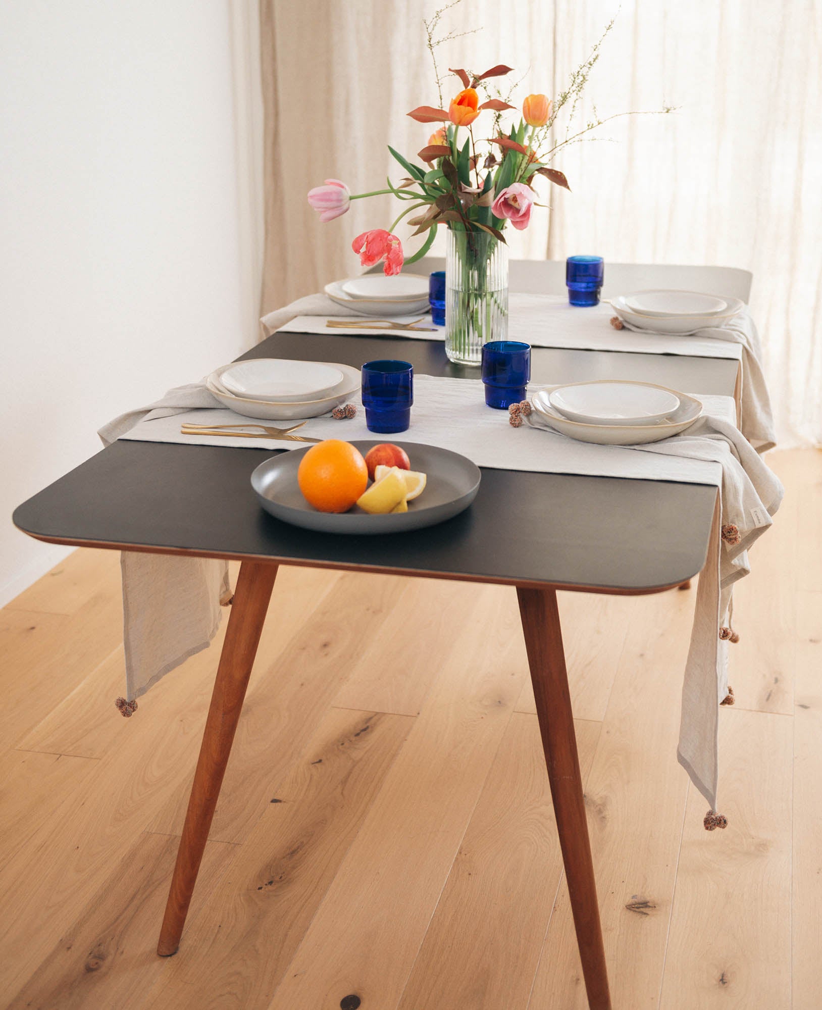 Cleo Chemin de table, pompons, 45x185