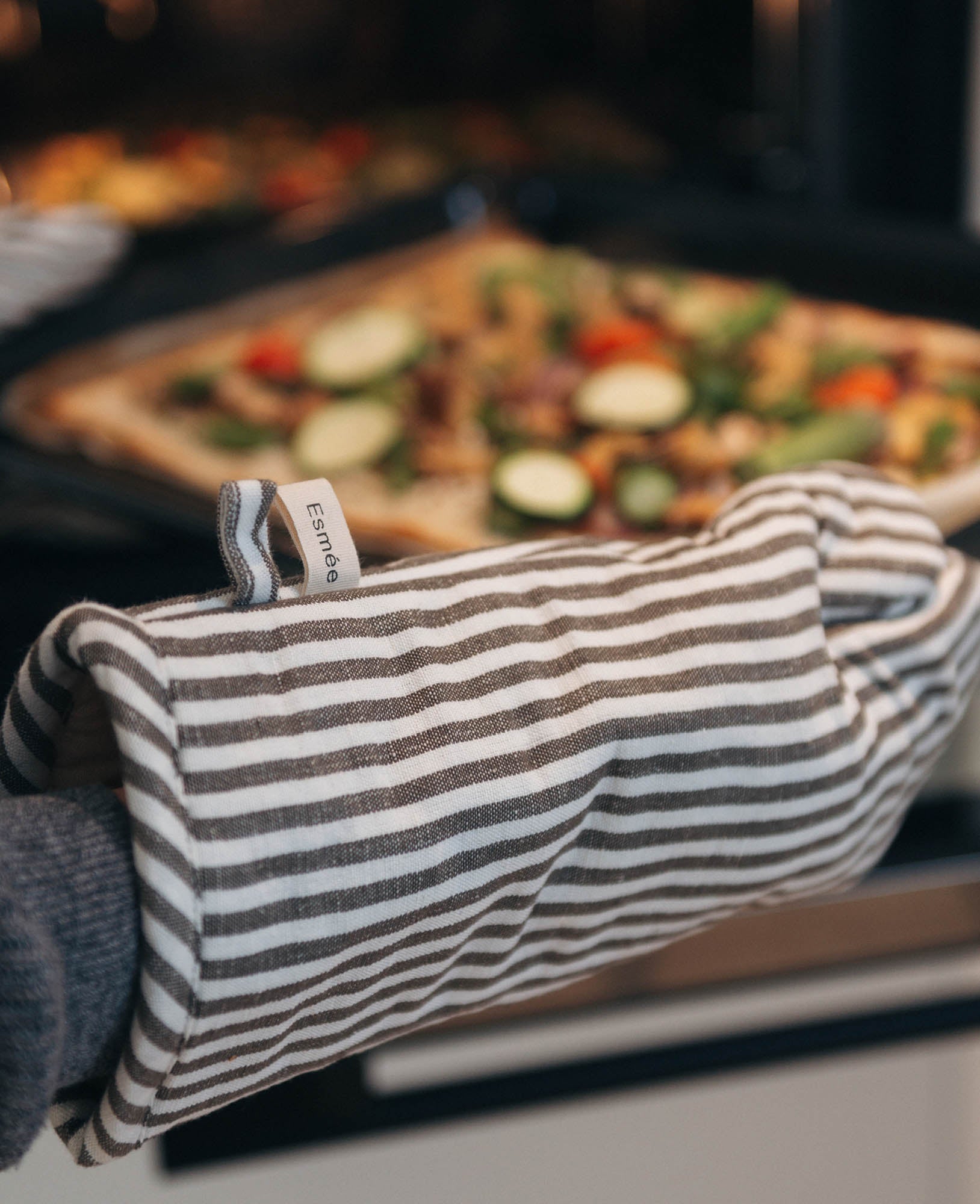 Louis Oven Mitt, striped