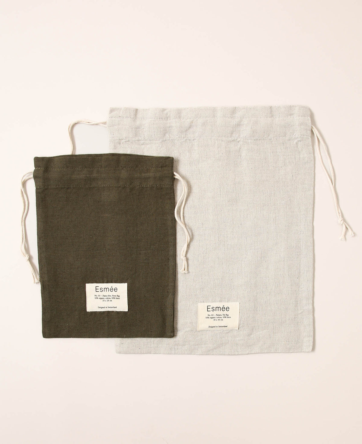 Beutel / Tasche "Nura" aus olivgrünem Baumwoll-Leinenmix mit Zugbändern, 20 cm x 28 cm, als Bread Bag, als Brotsack, Gemüsetasche oder für Wäsche und Schuhe beim Reisen