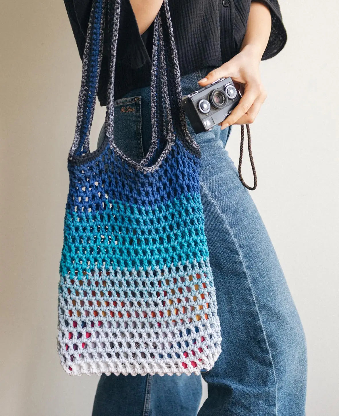 DIY Häkel-Set "Shopper", Häkeltasche zum Selberhäkeln inklusive Anleitung, geeignet für Anfänger und Profis, in Blautönen, 2-teilig.