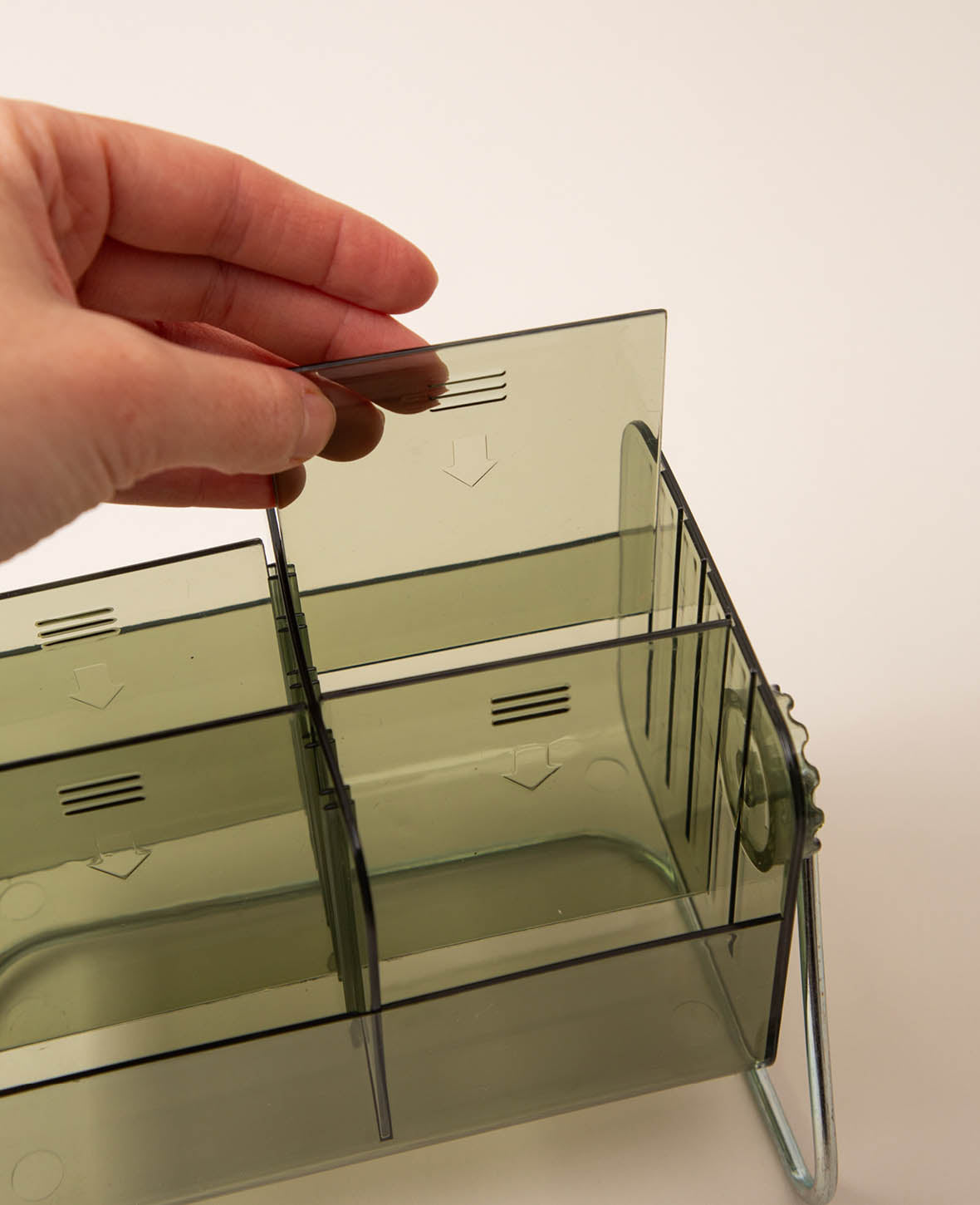 Verstellbarer Acryl Organizer im Retro Look, Grün