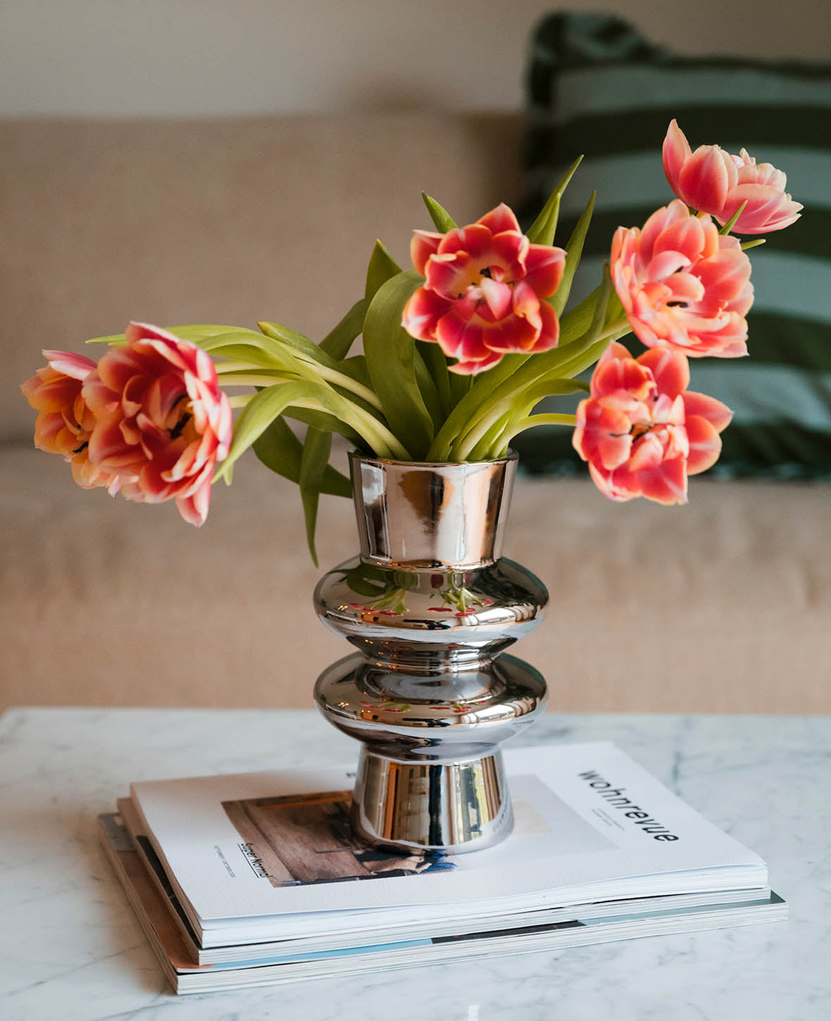 Vase Orbiton en céramique chromée