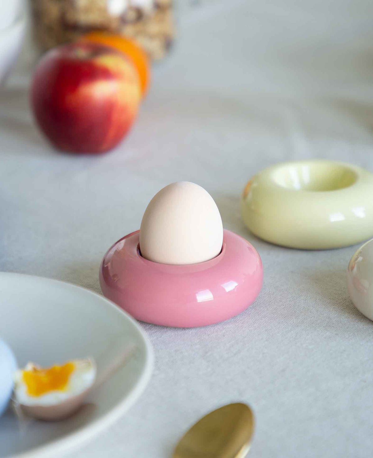 Eierbecher aus Steingut in Donut Form, Pastellfarben, 4 Stück