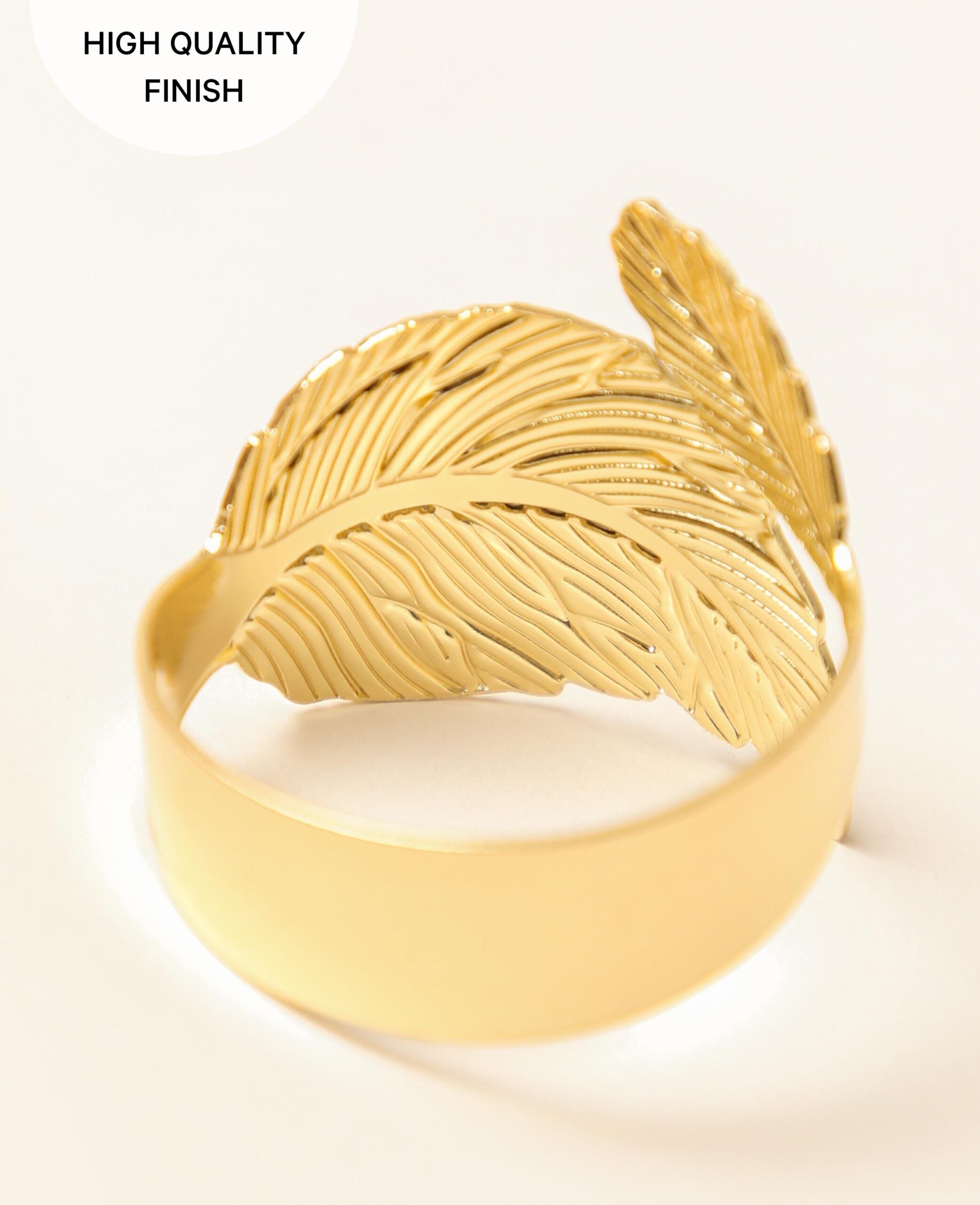 Eleganter Serviettenring in Feder / Blattform aus Metall für Stoffservietten, Ø 4.5 cm, Gold