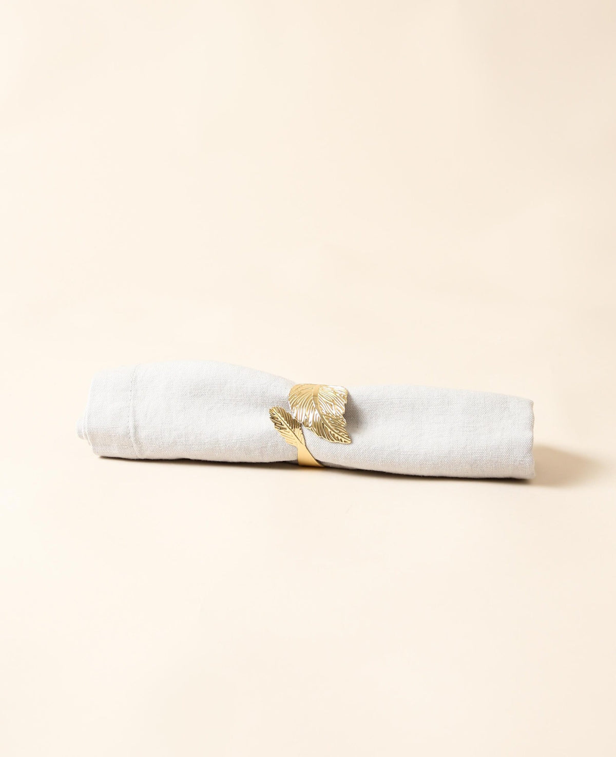 Eleganter Serviettenring in Feder / Blattform aus Metall für Stoffservietten, Ø 4.5 cm, Gold