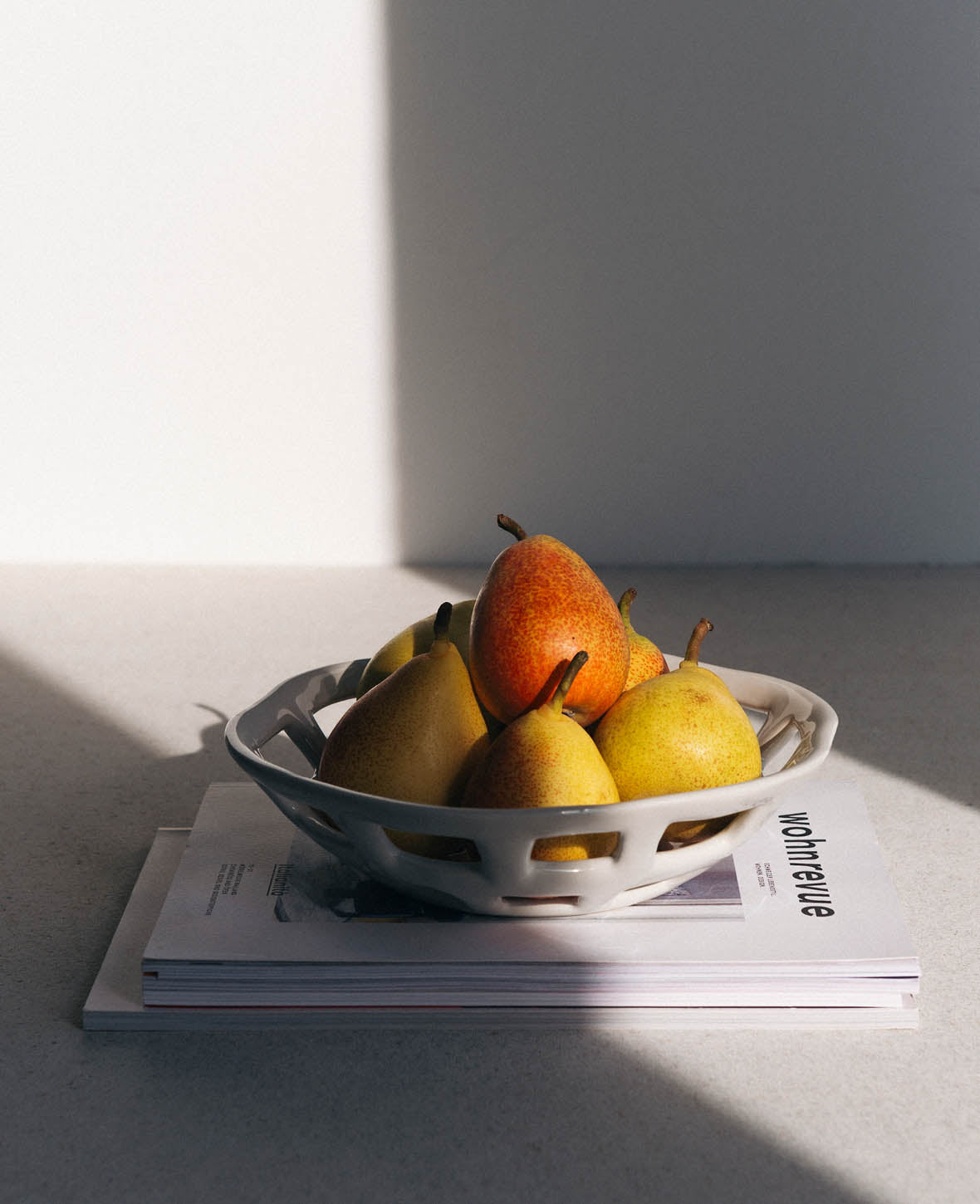 Ceramic Basket Dish, white, D24