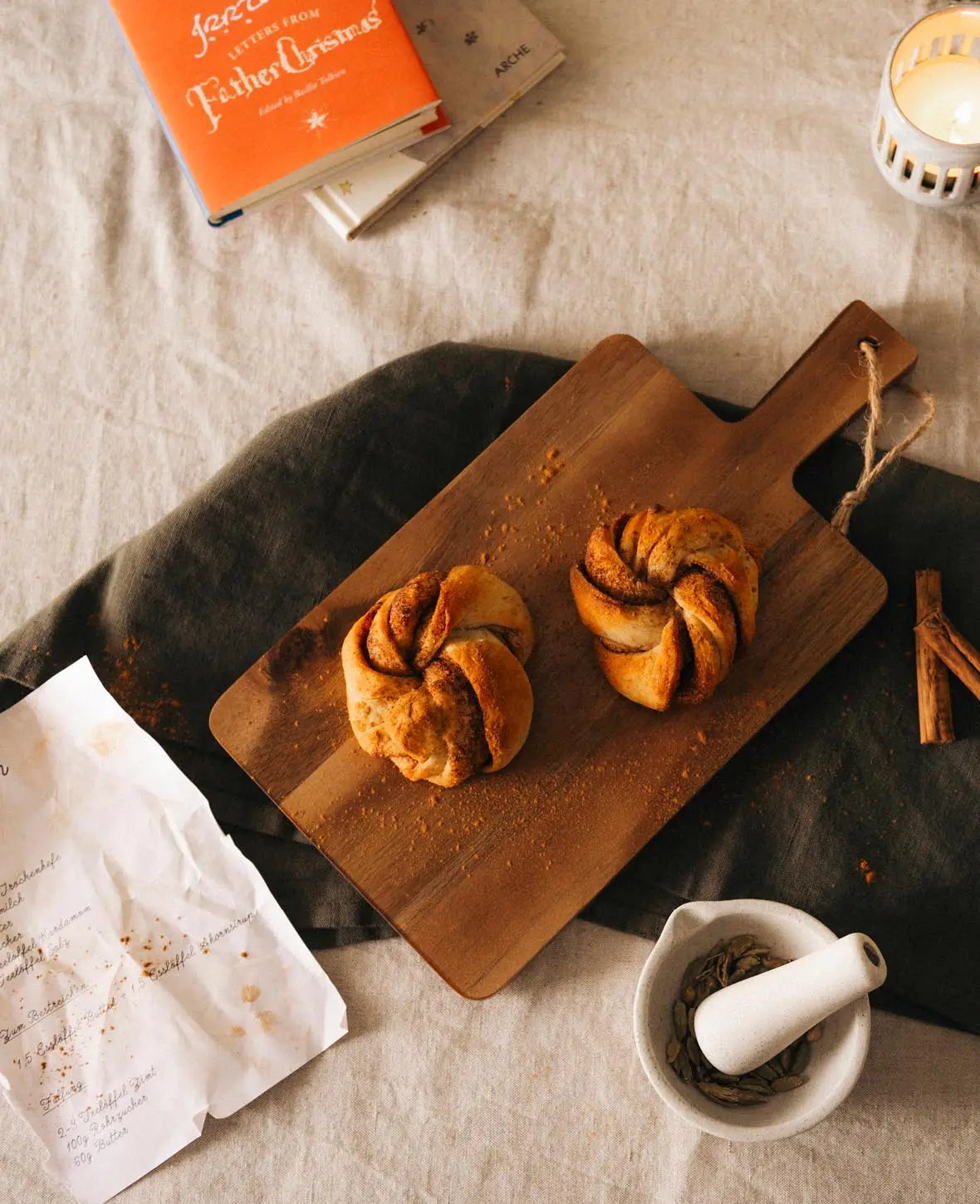 Acacia Wood Serving Board, 35 x 18 cm