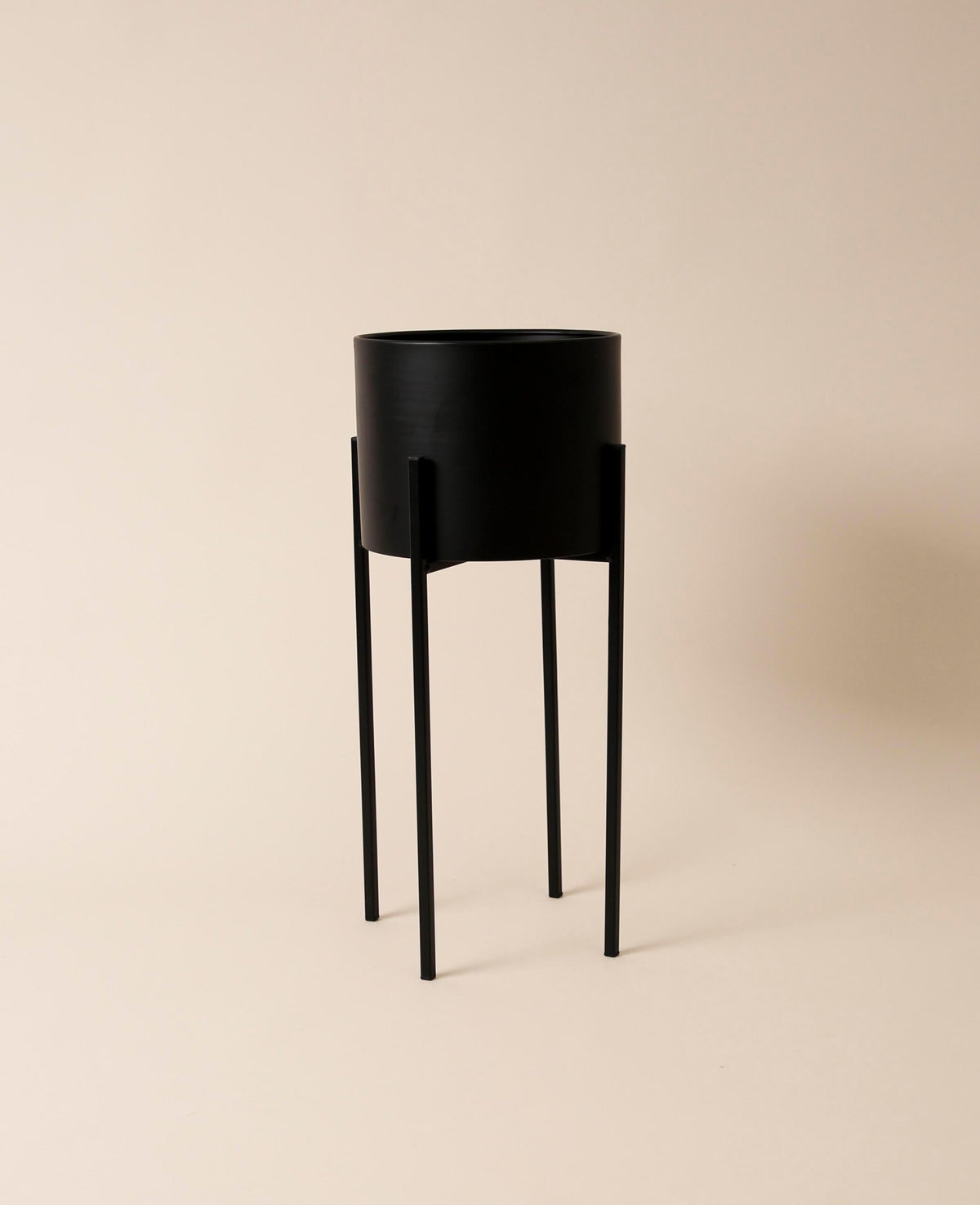 Stehtopf / Blumentopf mit Beinen aus Metall, matt schwarz, 52 cm