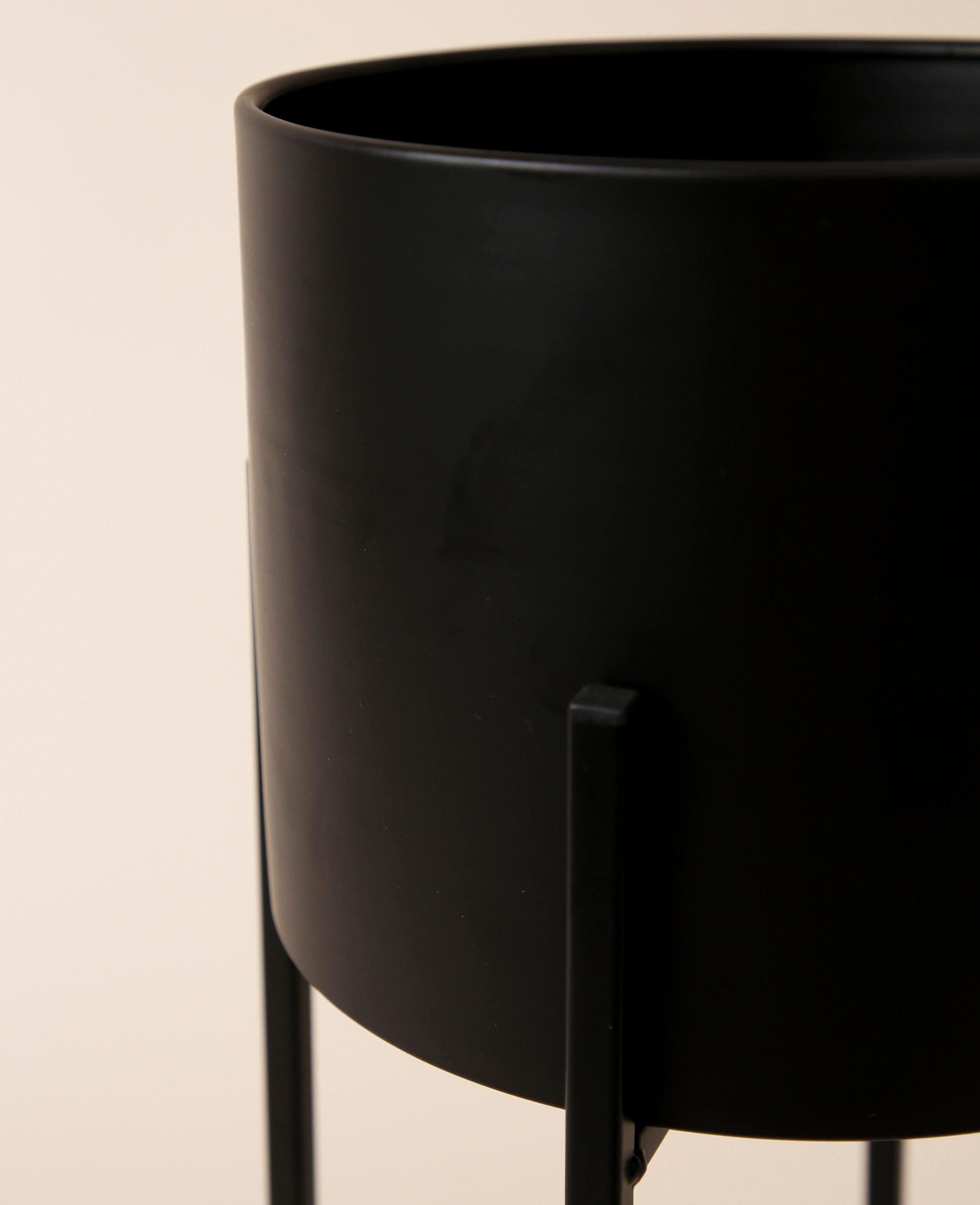 Pot sur pied, noir, 50cm