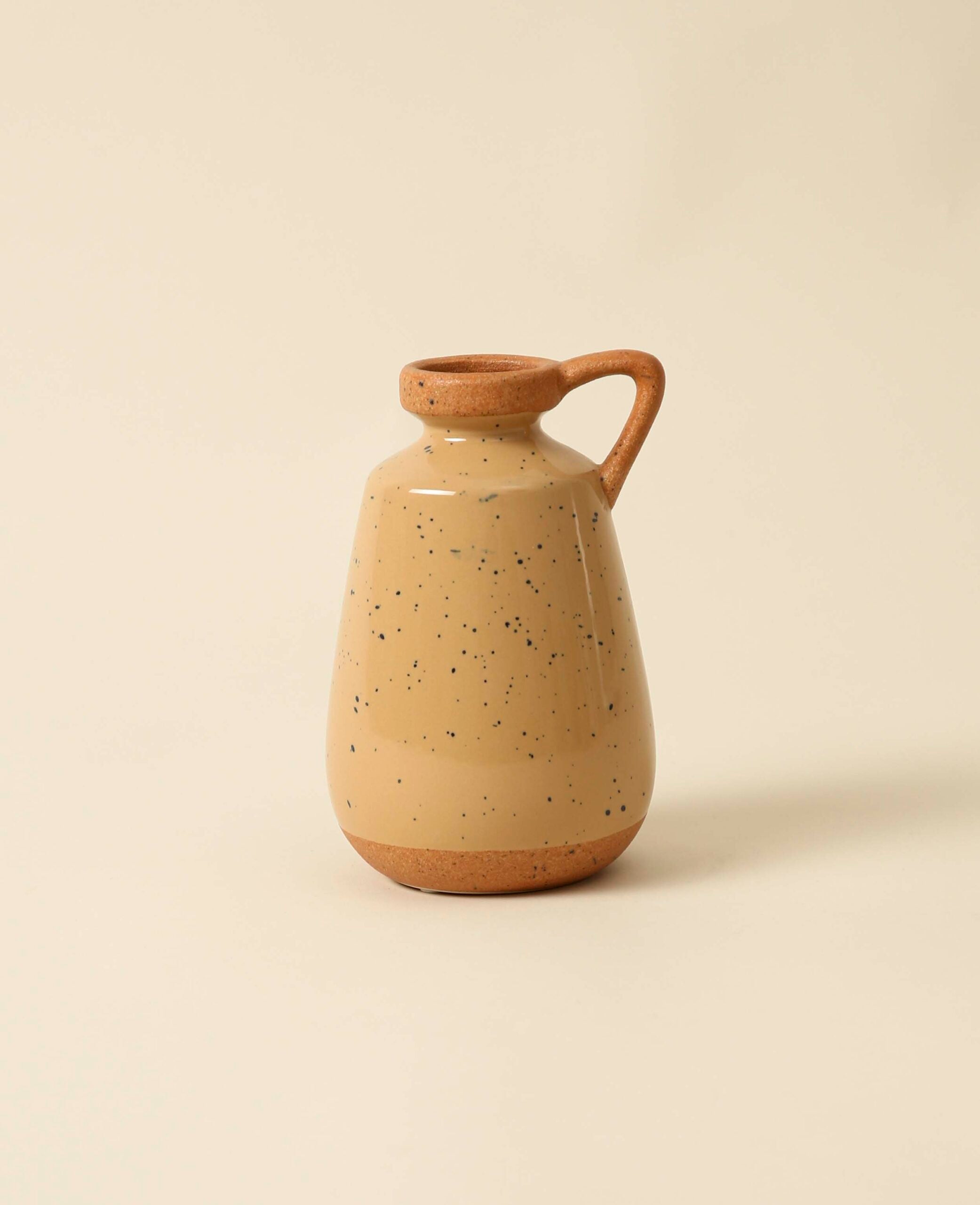 Terracottafarbene Keramikvase mit Griff, H 17 cm