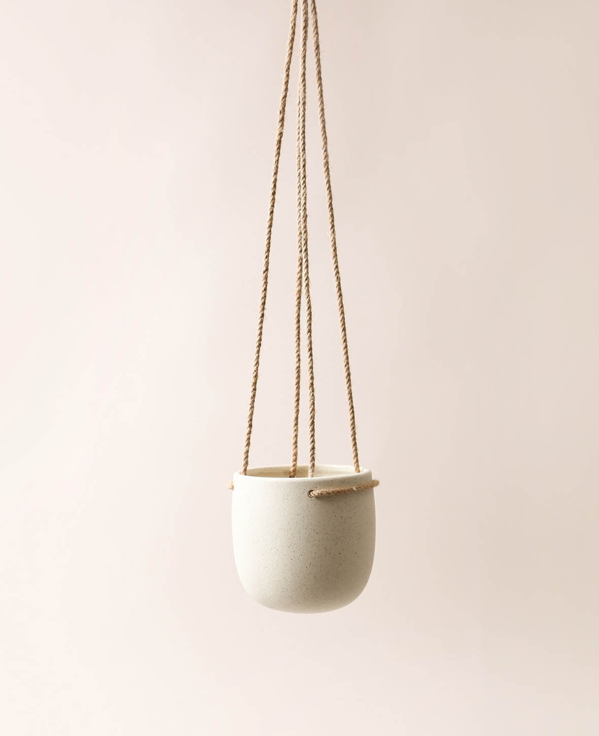Hängetopf / Hängender Blumentopf aus Steingut mit rauher Struktur, Beige mit Sprenkel, Ø 12 cm