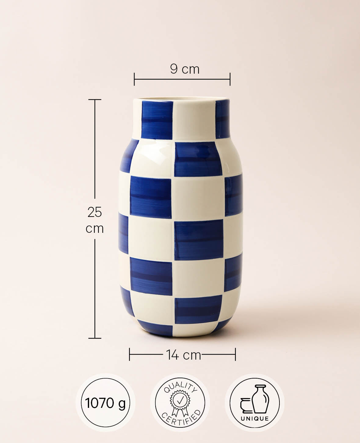 Blau-weiss karierte Keramikvase, H 25 cm x Ø 14 cm