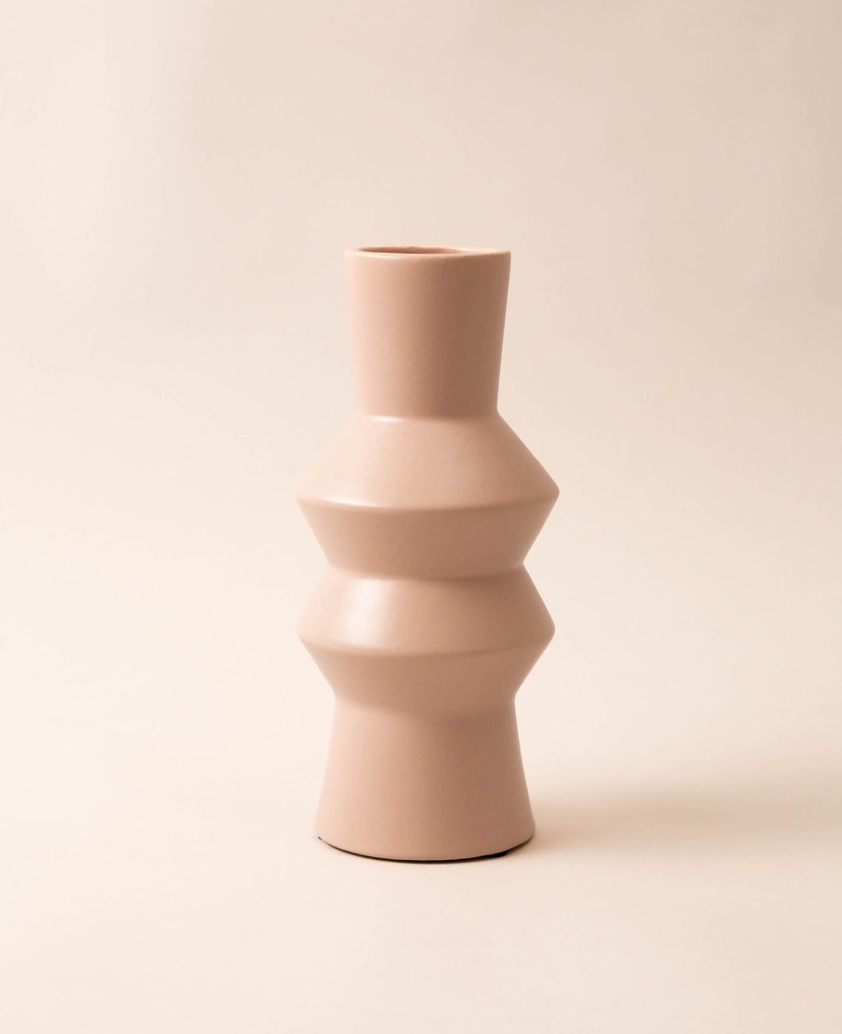 Vase aus Keramik in Altrosa, Ø 12 x H 26 cm