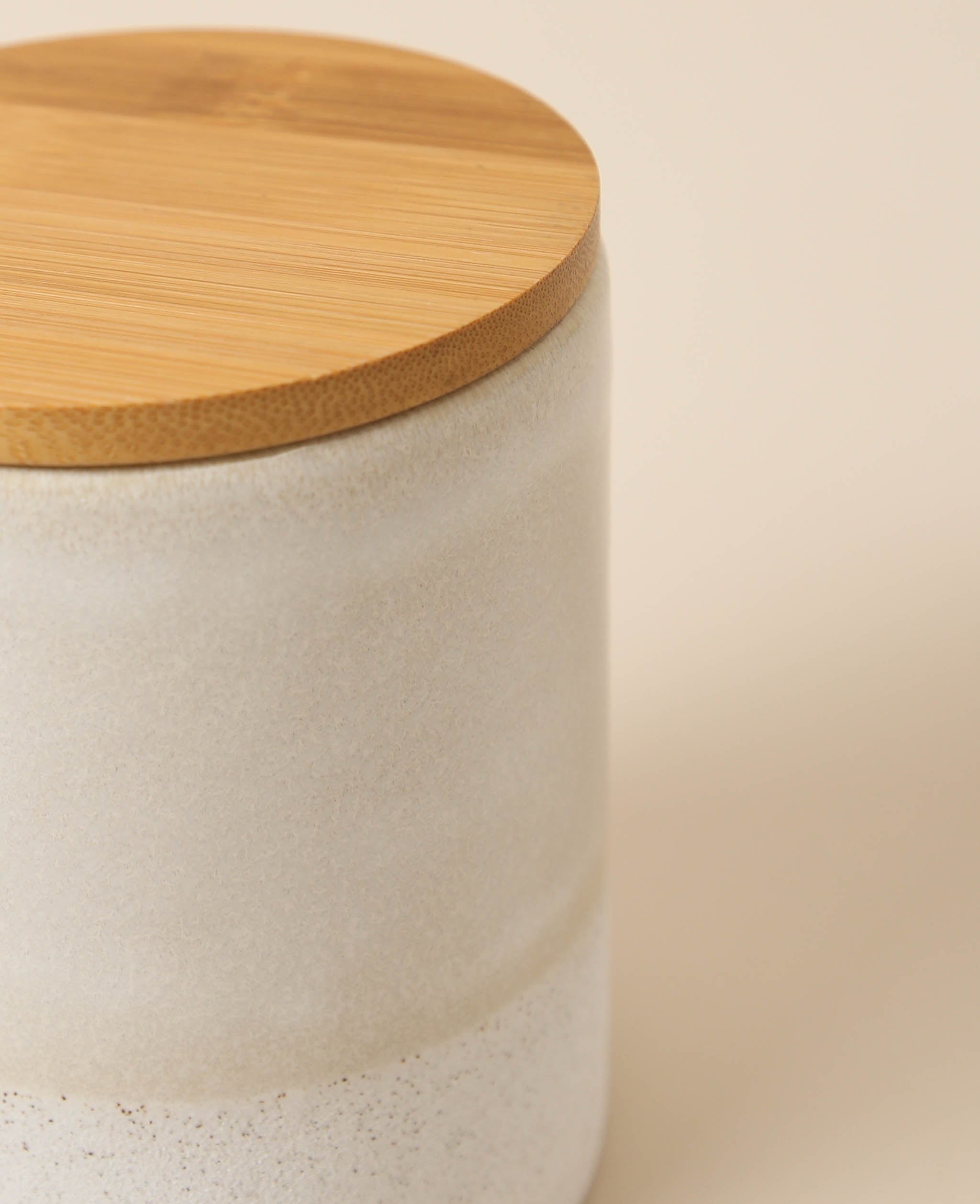 Round stone chest, beige, H16.7 x D10 cm