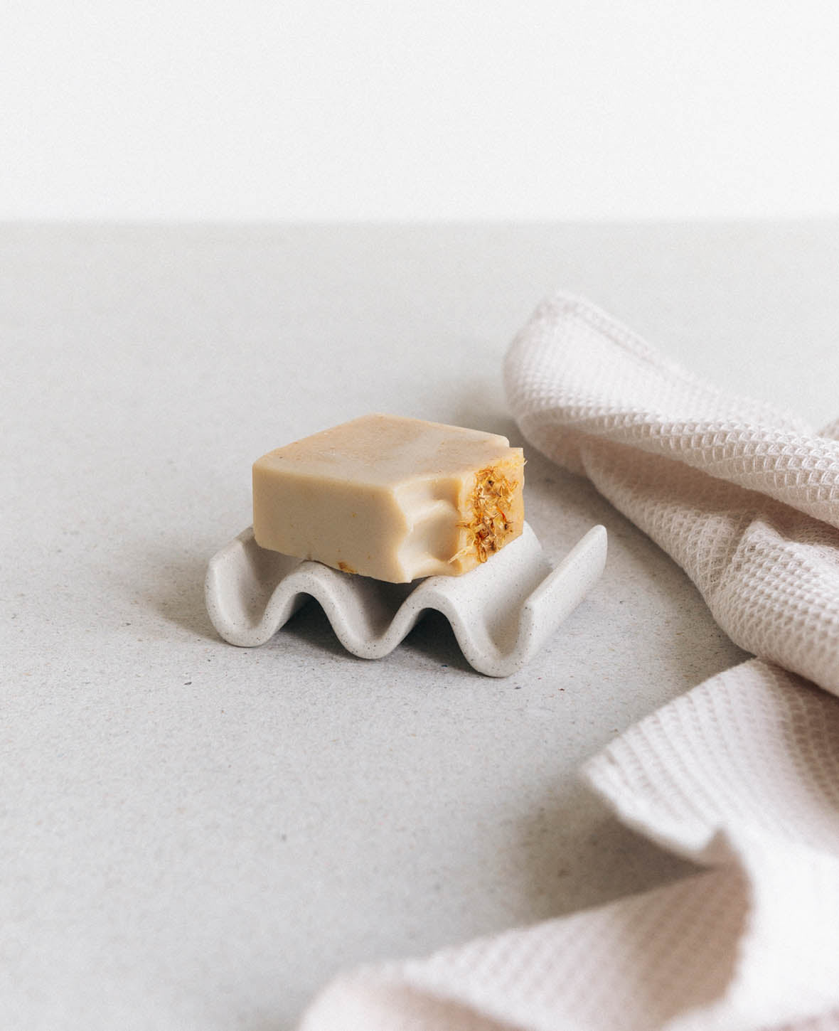 Ceramic soap dish, sand