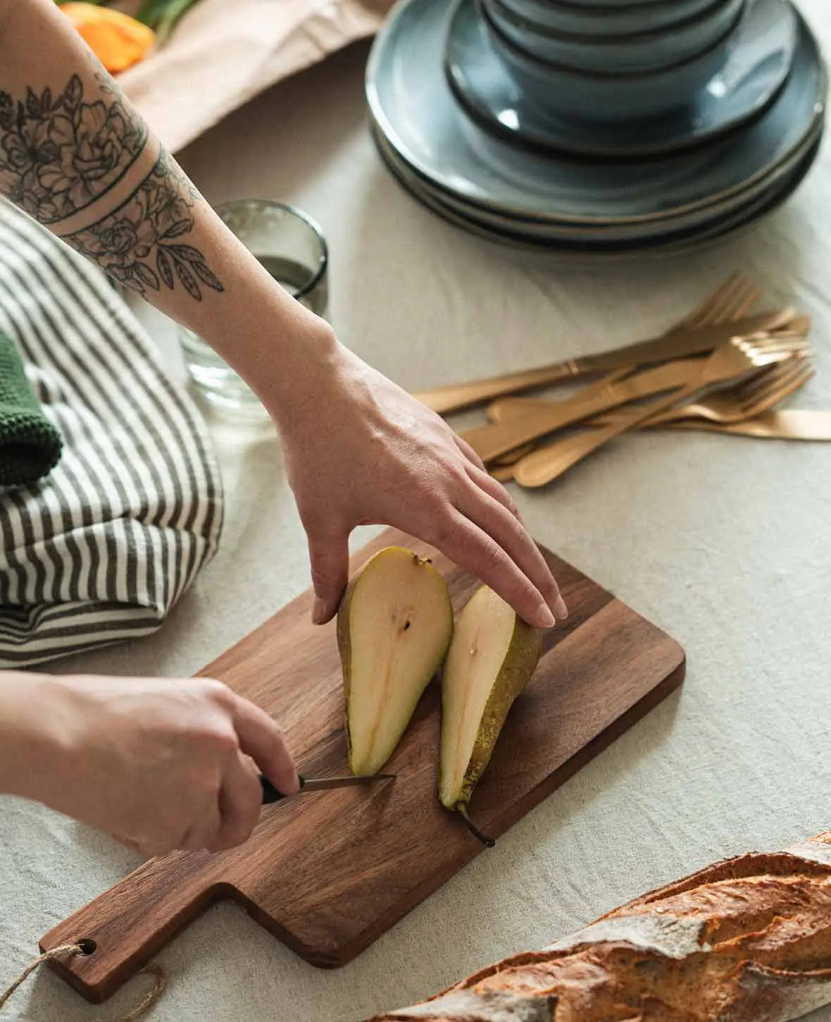 Acacia Wood Serving Board, 35 x 18 cm