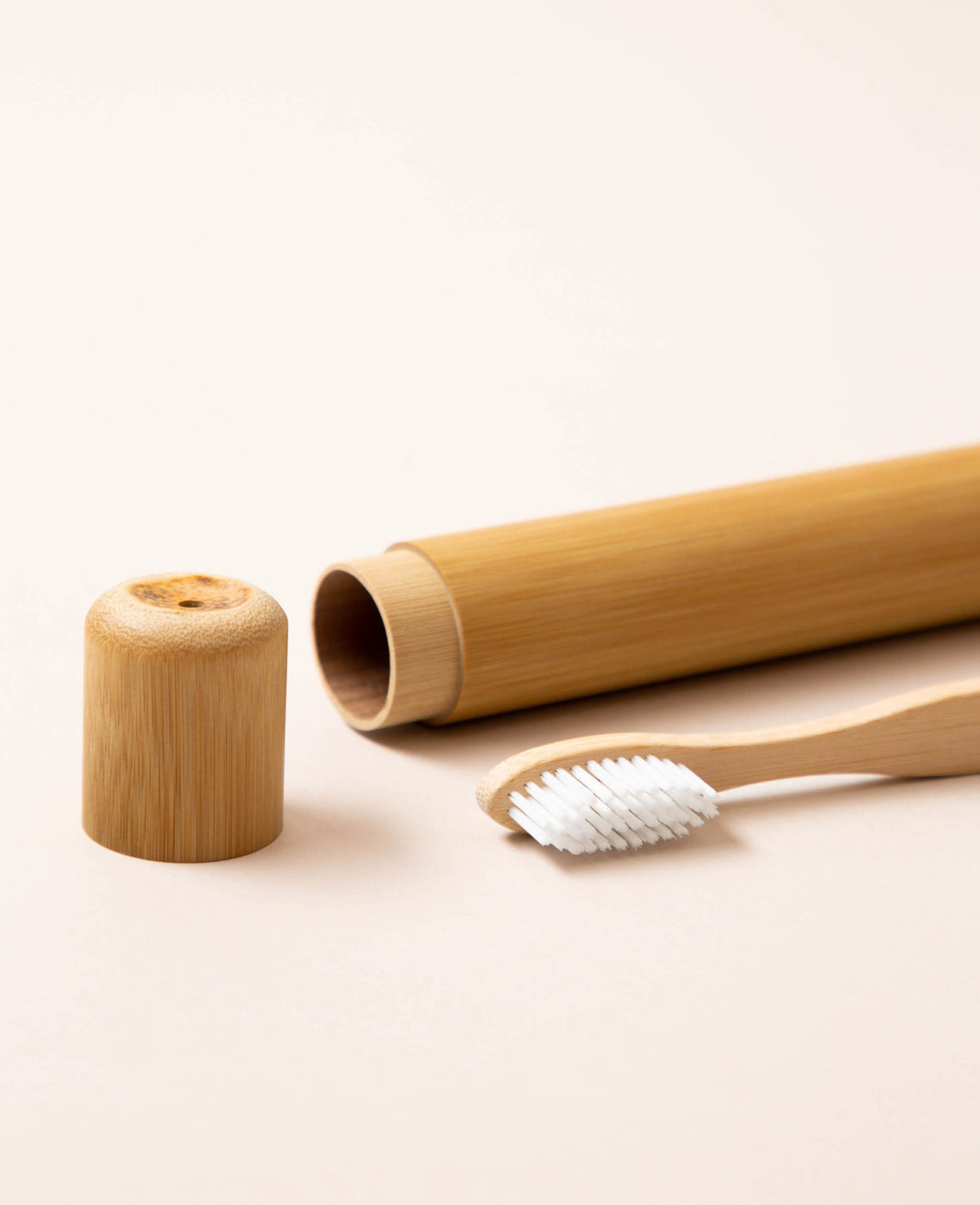 Noya Zahnbürste und Reisebox, plastikfrei & biologisch abbaubar