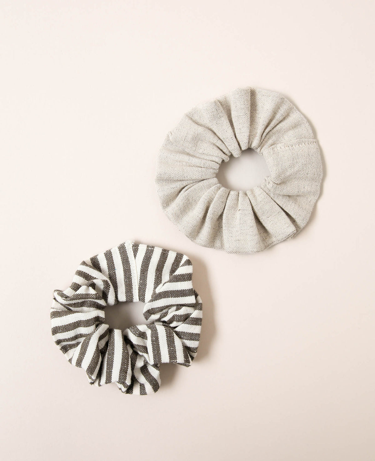 Noya Scrunchie Set, Haargummi aus Stoff, Gestreift & Beige
