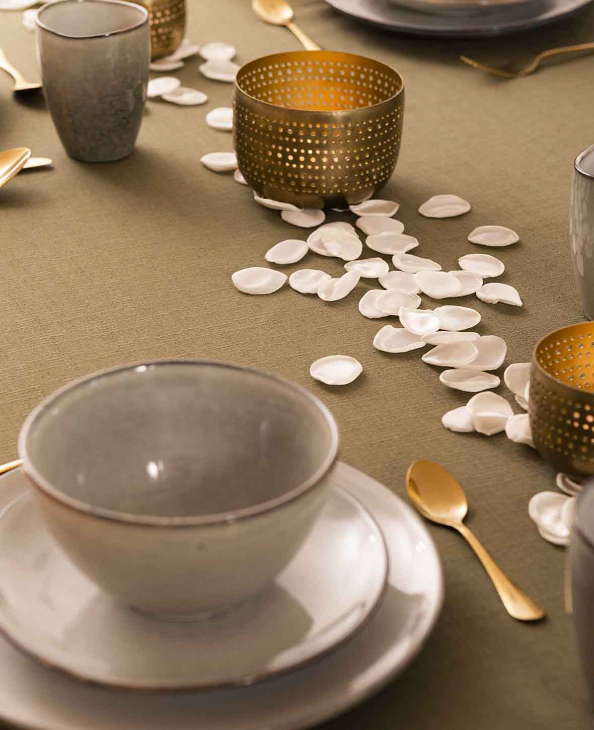 Rosenblätter aus Seide in Weiss, 150 Stück