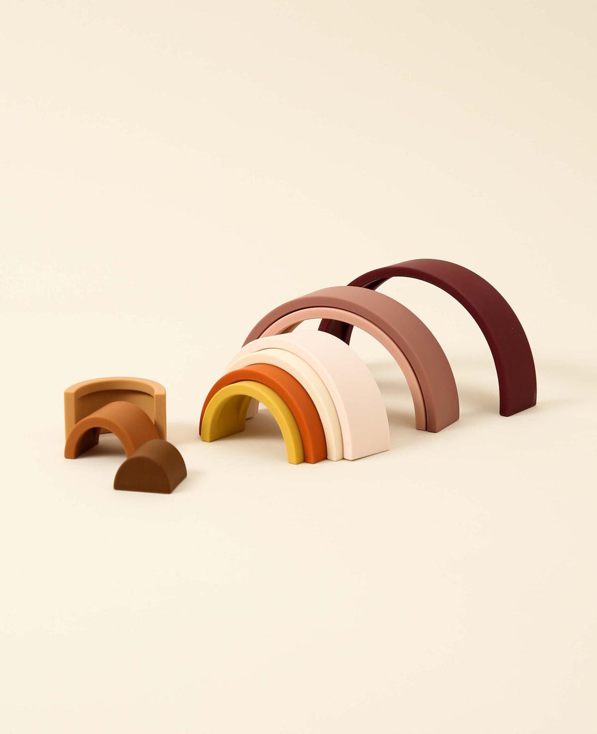 Steckspielzeug Regenbogen, 10-teilig, aus Silikon, ab 6 Monaten, H 7.5 cm