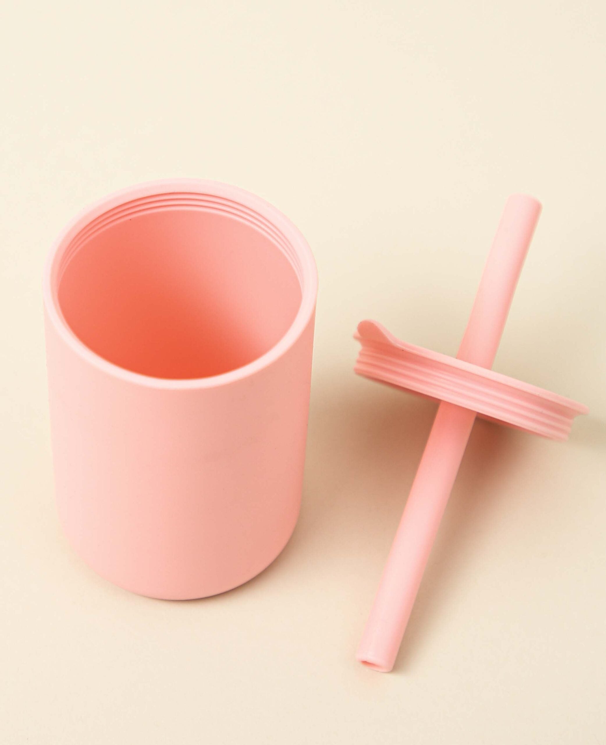 Trinkbecher mit Strohhalm für Kinder in rosa aus Silikon, 200 ml