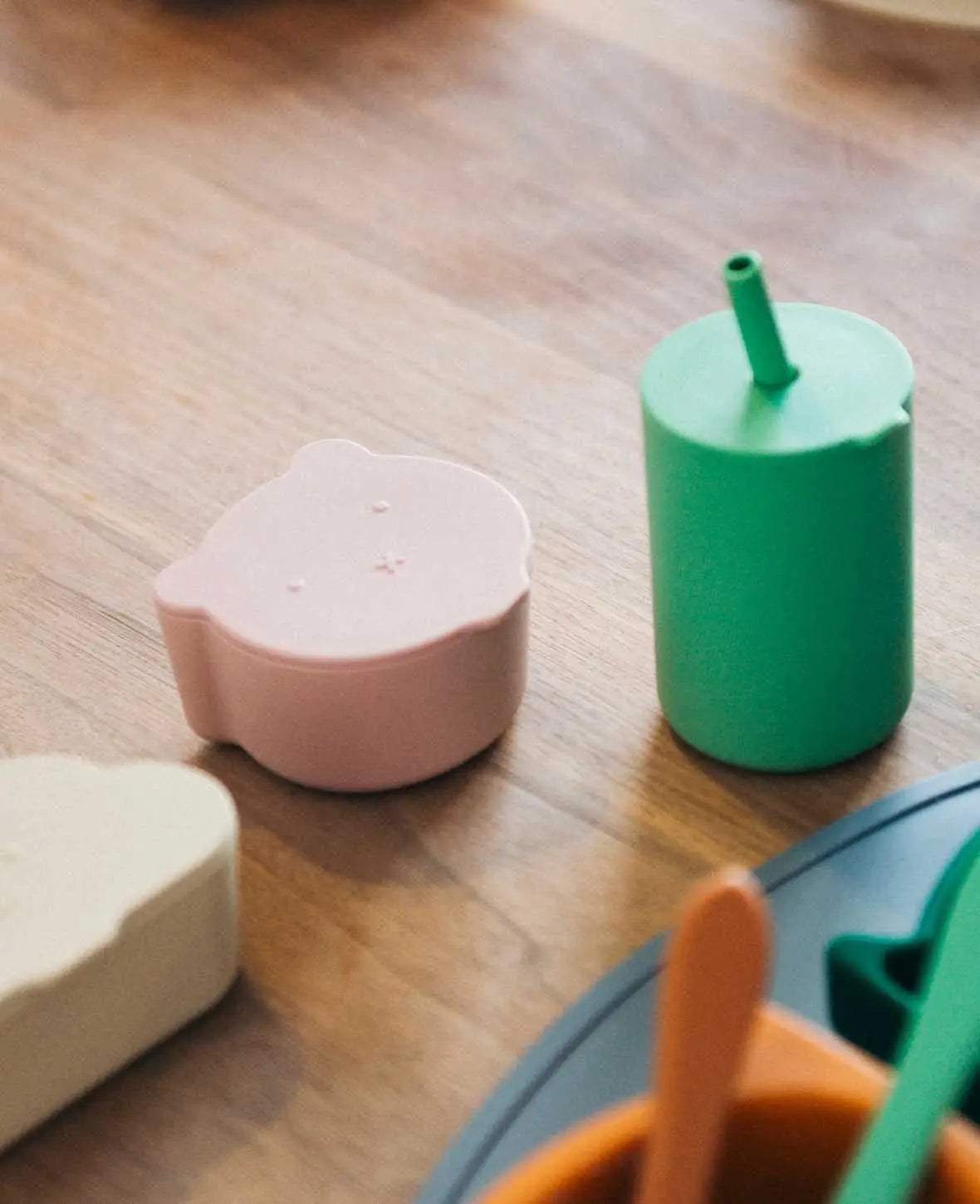 Kinder Lunchbox Set / Snackbox / Aufbewahrungsdosen in Wolken und Bärenform, aus Silikon in Rosa / Beige