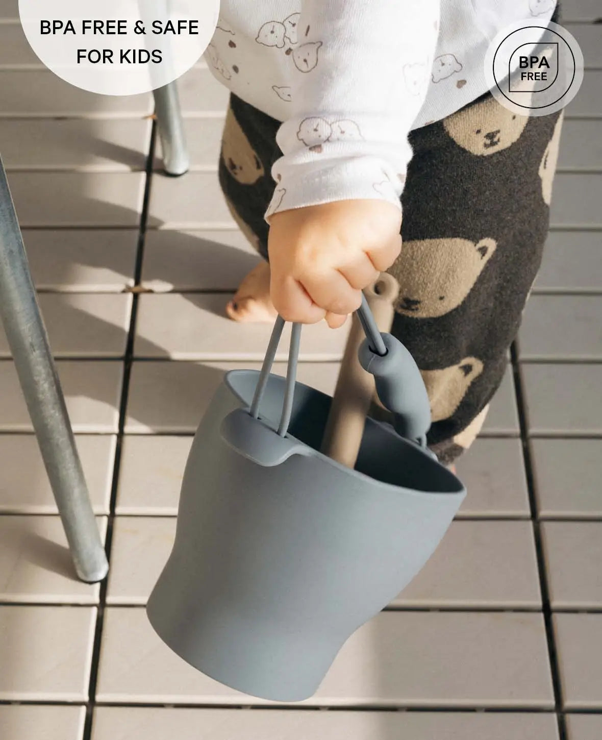 Sandspielzeug Set für Kinder, aus Silikon in Blau/Beige/Rosa, mit Kessel, Schaufel und Formen