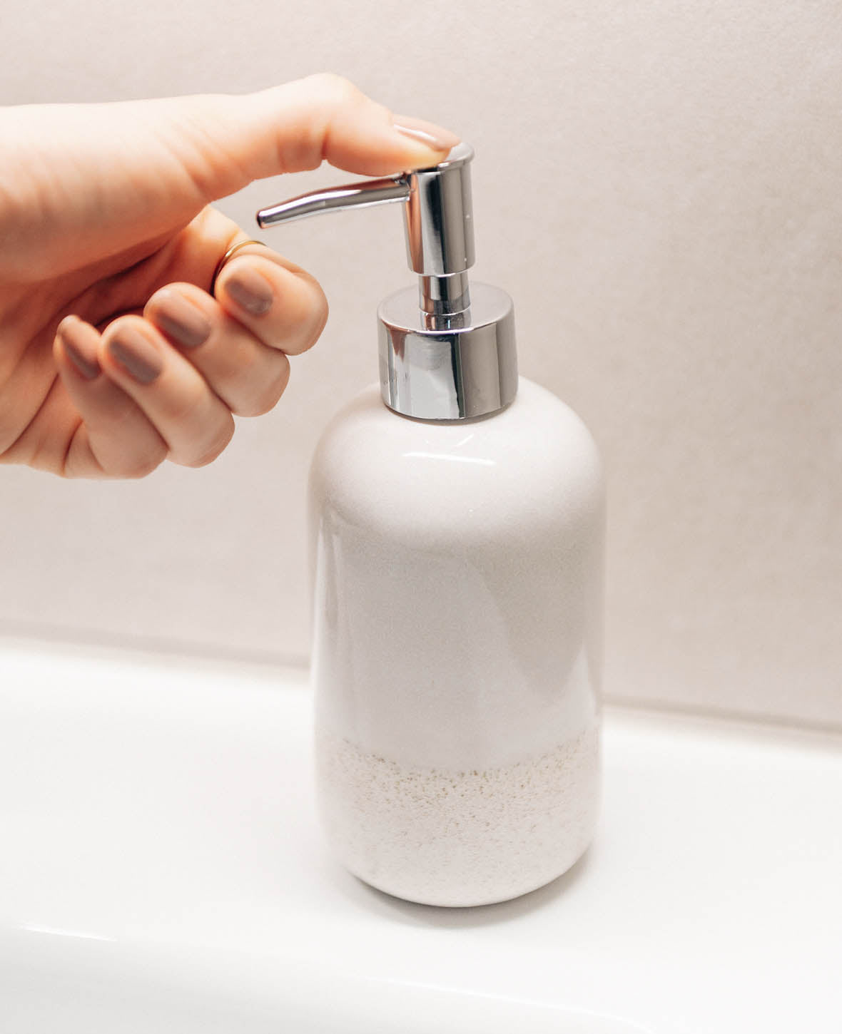 Distributeur de savon, céramique, beige