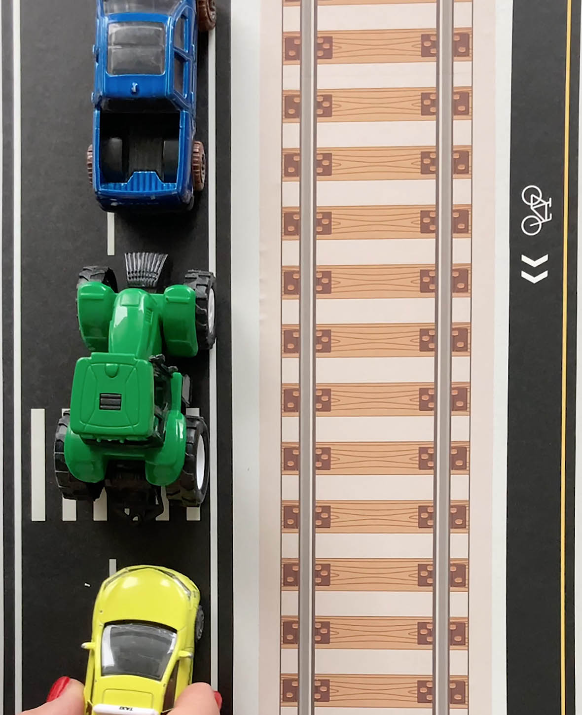 Washi Tape Set, Road & Rail, 70 mm x 5 m, 2 Stk., Masking Tape Strassen- und Eisenbahnschienenklebeband für Kinder zum Spielen