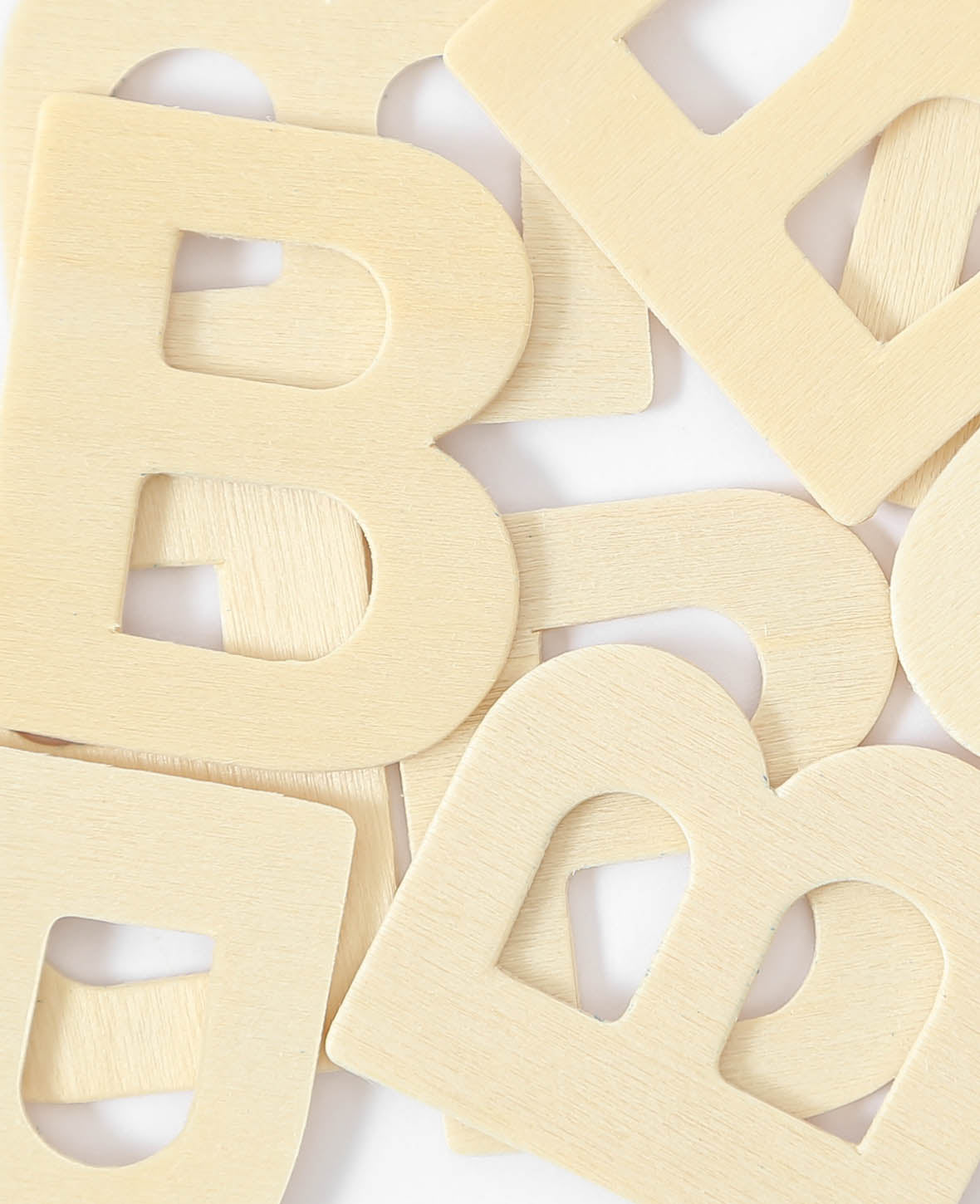 Wooden Letter B, 3.4 x 0.3 x 4 cm, Brown, 1 pc.