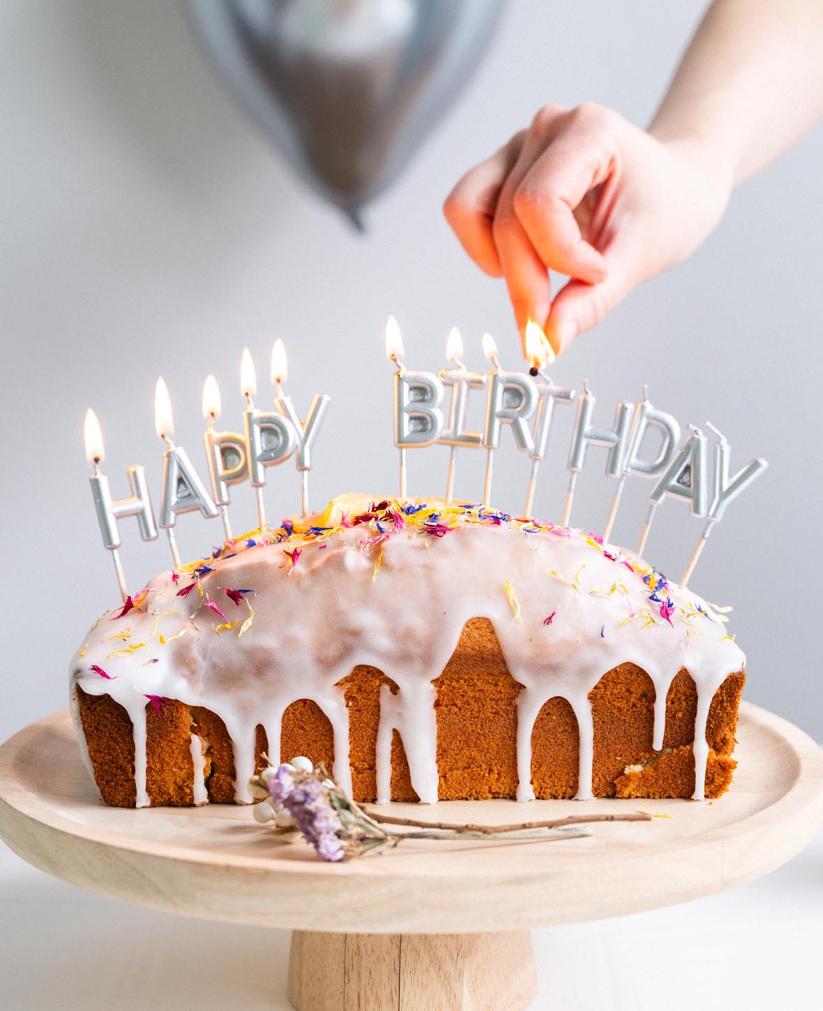 Bougies de gâteau Joyeux Anniversaire argentées, 13 pièces.