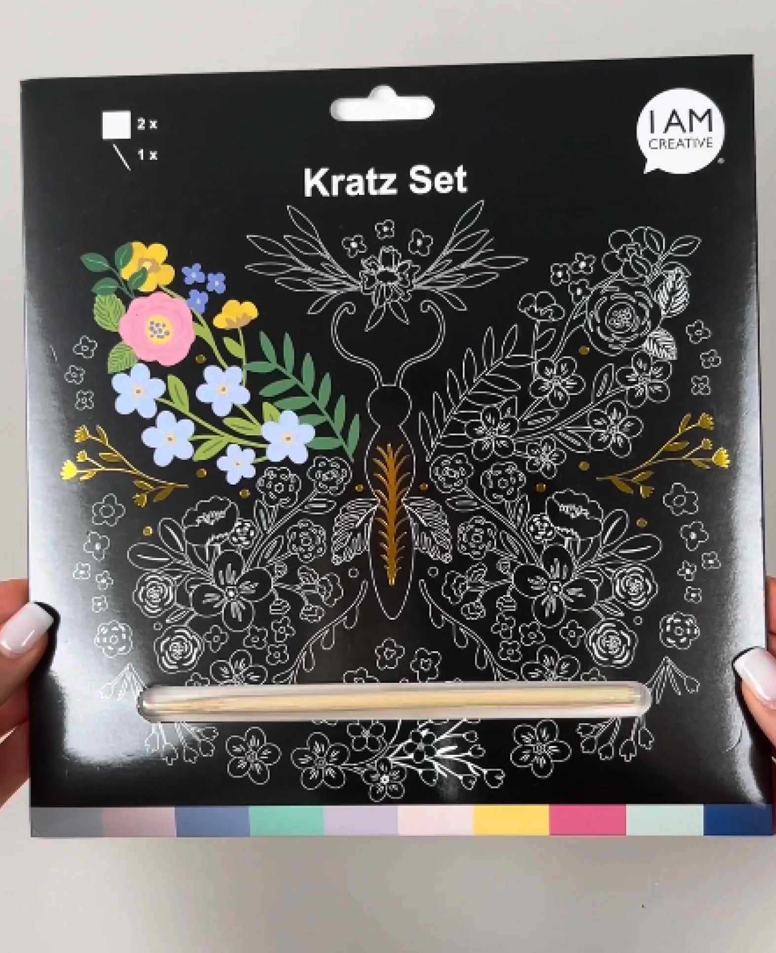 Kratz Set, inkl. 1 Kratzwerkzeug aus Holz, 20.3 x 20.3 cm, 2 Bögen