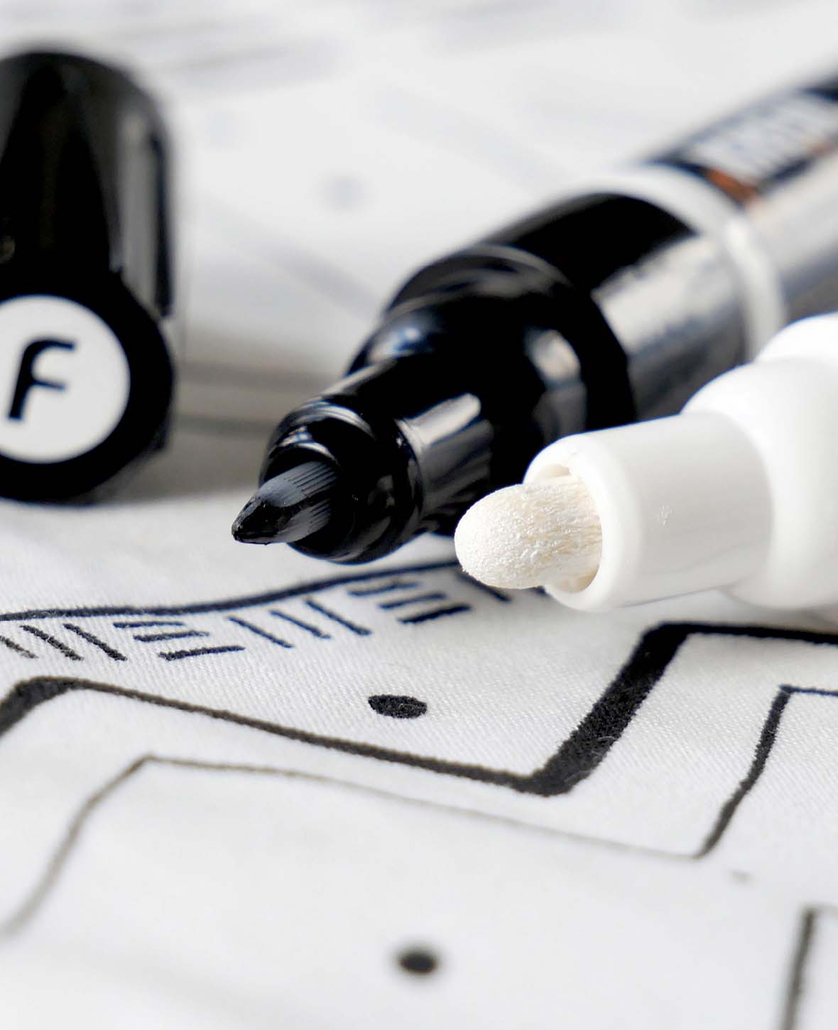 Textil Marker Opak 4er Set Black & White