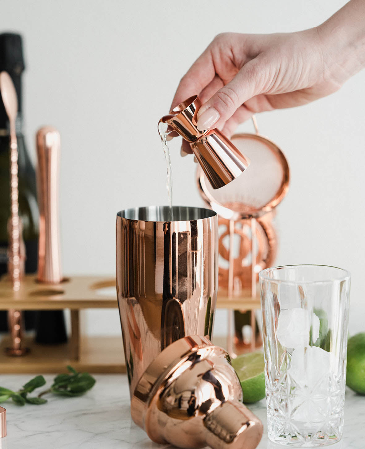 (11-piece set) 0.55L Stainless Steel Cocktail Mixer Bar Shaker Kit - Rose Gold