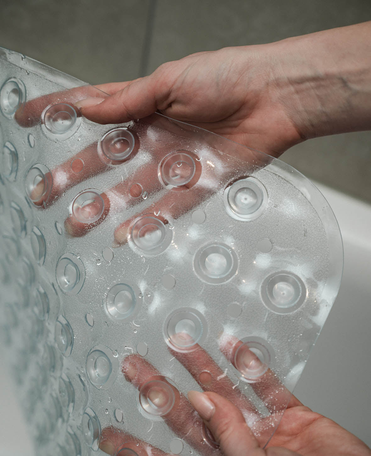 (100x40cm) Anti-Slip Bathtub Mat with Suction Cups - Transparent