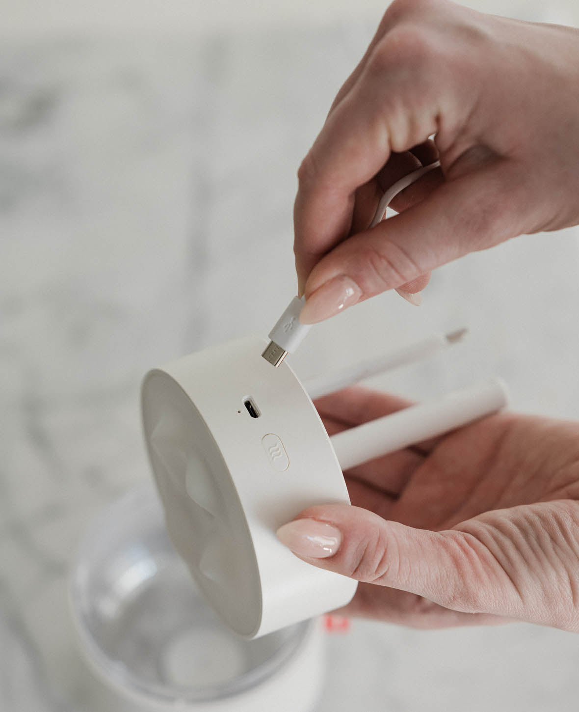 USB Luftbefeuchter Aroma Öl Diffuser mit LED Beleuchtung, Weiss, 500 ml