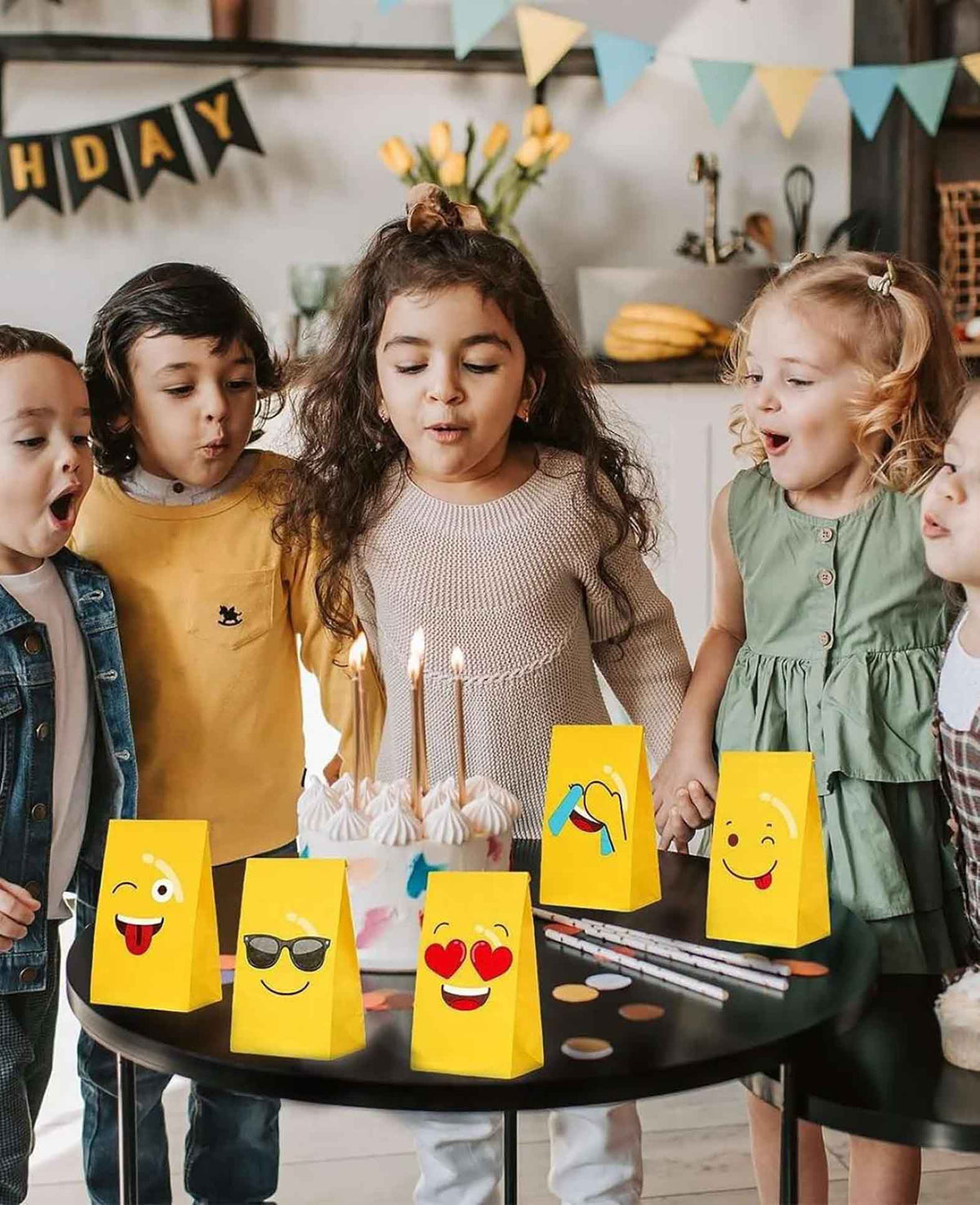 Sacs cadeaux en papier kraft avec autocollants - Emoji, 12x22.5cm, lot de 48.