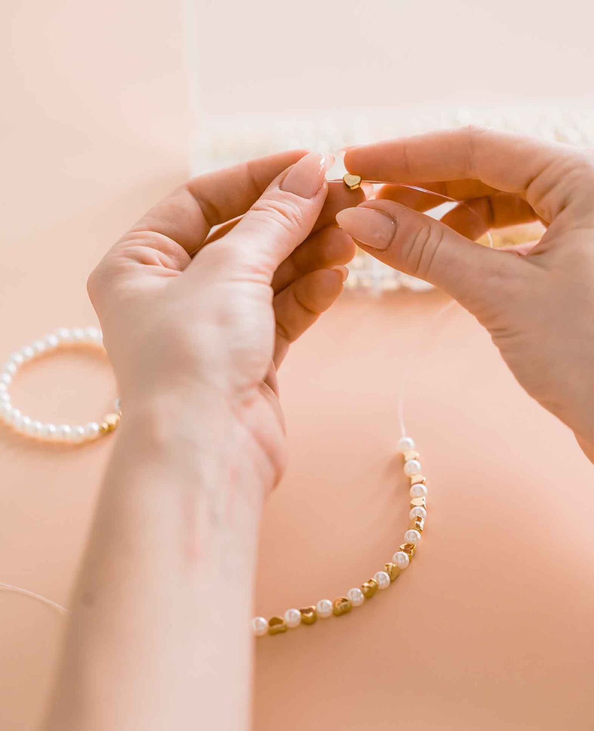 (720tlg.) Perlen DIY Schmuck Bastelset – Gold/Weiss