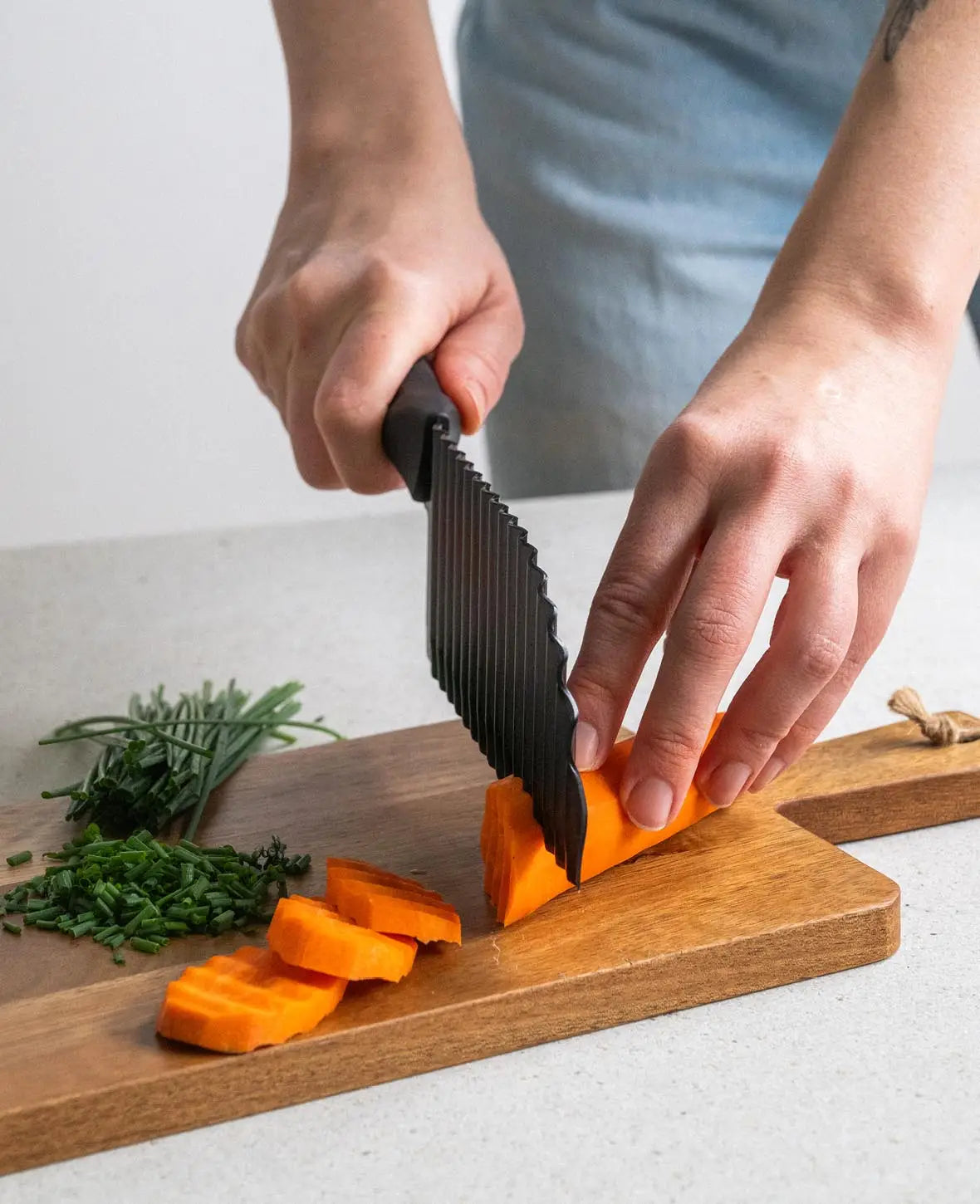 (29cm) Stainless Steel Wavy Knife, Multifunctional Crinkle Cutter for Fries /