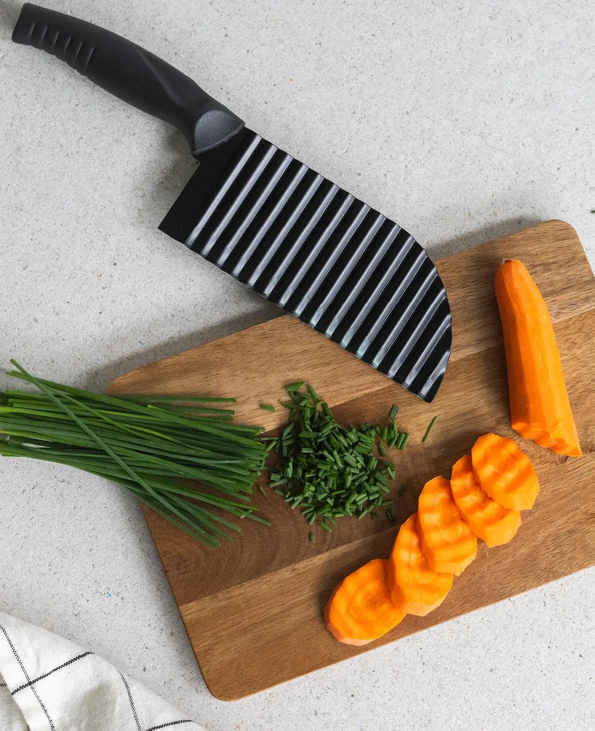 (29cm) Stainless Steel Wavy Knife, Multifunctional Crinkle Cutter for Fries /