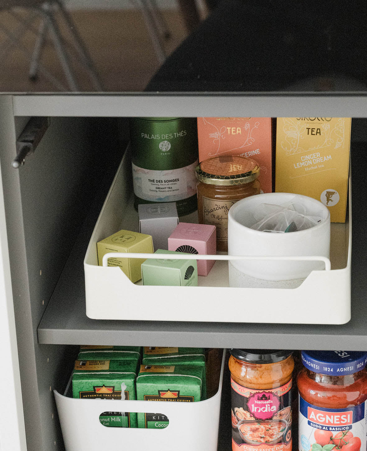 (43x25cm) Extendable Metal Drawer Kitchen Drawer Self-Adhesive Organizer Shelf for Food