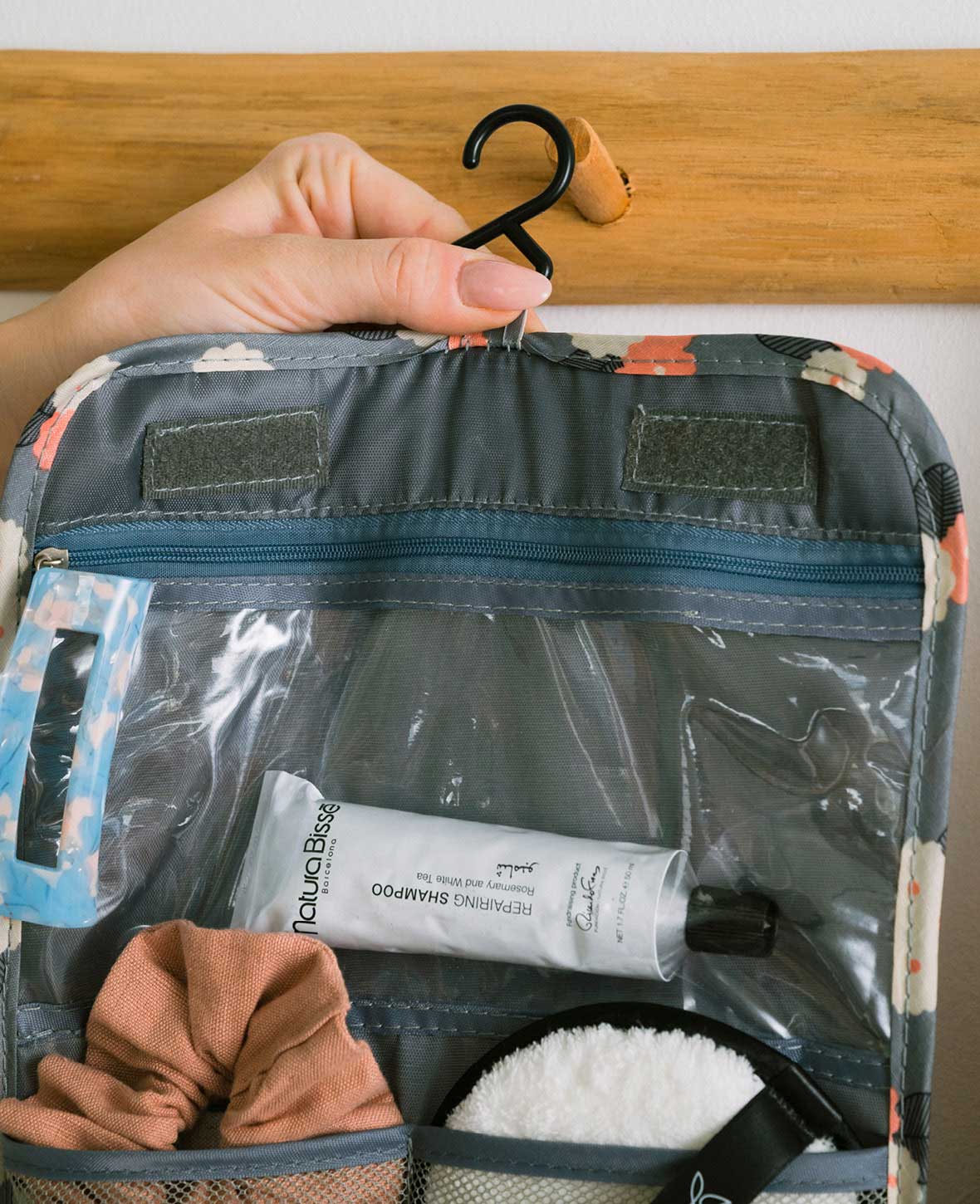 Foldable Travel Toiletry Bag Wash Bag with Carrying Loop & Attachment