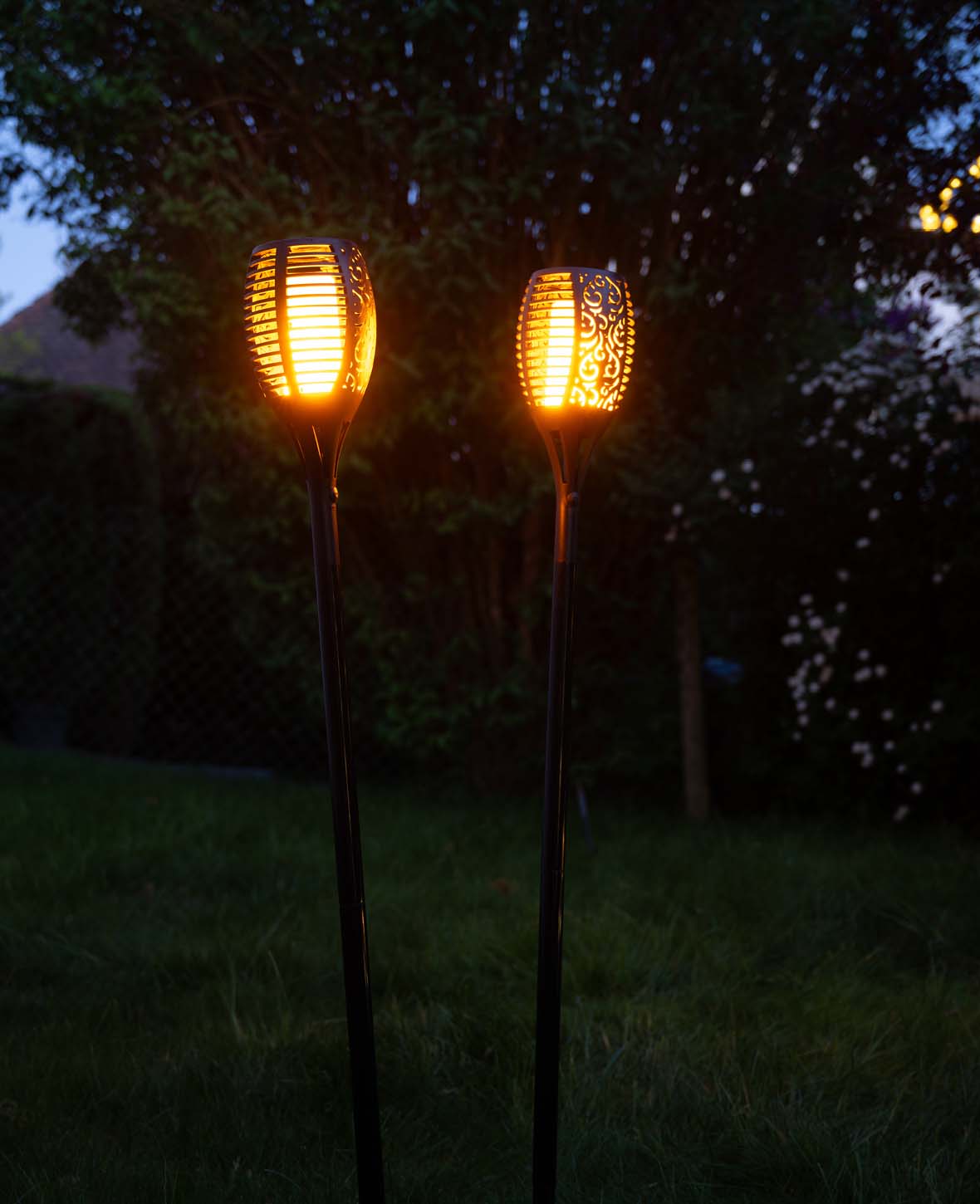 (Lot de 2) Lampes solaires LED vacillantes Torches de jardin extérieures IP65 - Chaud