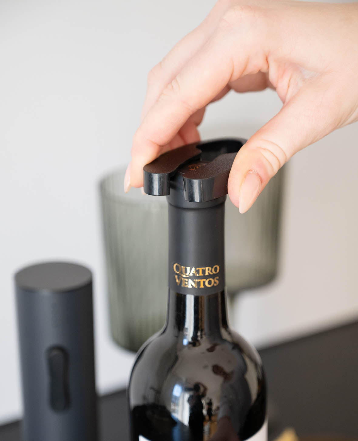 Electric Corkscrew Wine Bottle Opener with Rechargeable Battery / Foil Cutter