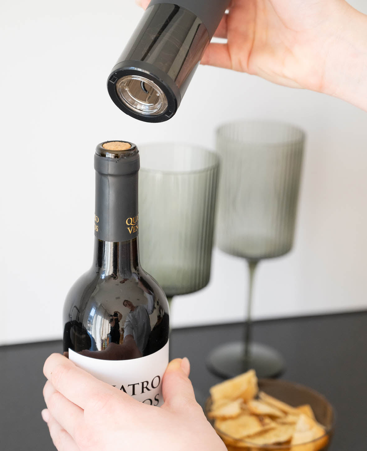 Electric Corkscrew Wine Bottle Opener with Rechargeable Battery / Foil Cutter
