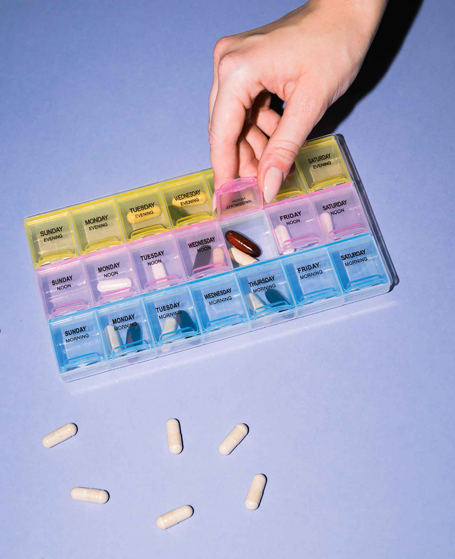 (215x122mm) Medicine Dispenser 7 Day Pill Box