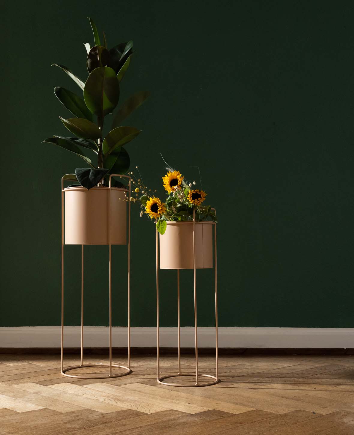 Nudefarbener Stehtopf / Blumentopf mit Beinen, altrosa, 62 cm