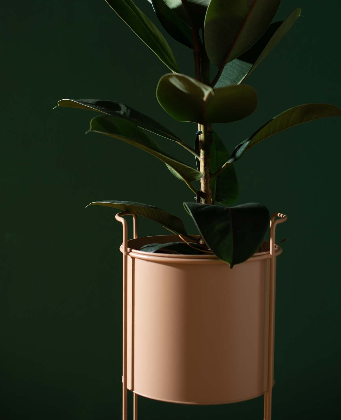 Nudefarbener Stehtopf / Blumentopf mit Beinen, altrosa, 76 cm