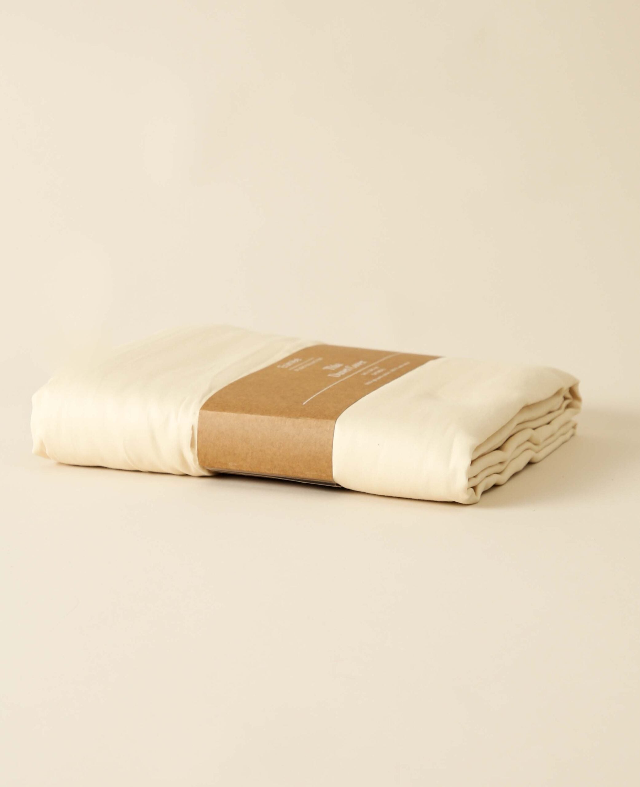 "Thia Oatmeal" Bettbezug / Duvetbezug aus Cremefarbenem Bio Baumwoll-Satin, 240 x 240 cm